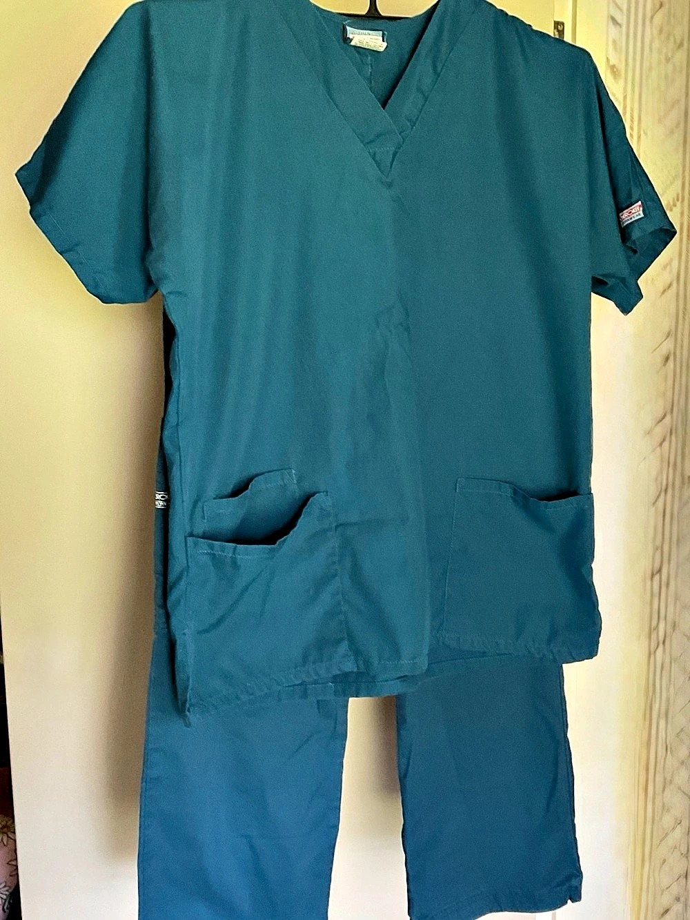 Cherokee Workwear Teal Scrub Set Small Top, Xsmall Petite Bottoms